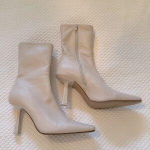 Steve Madden 8.5 faux leather cream stiletto boot